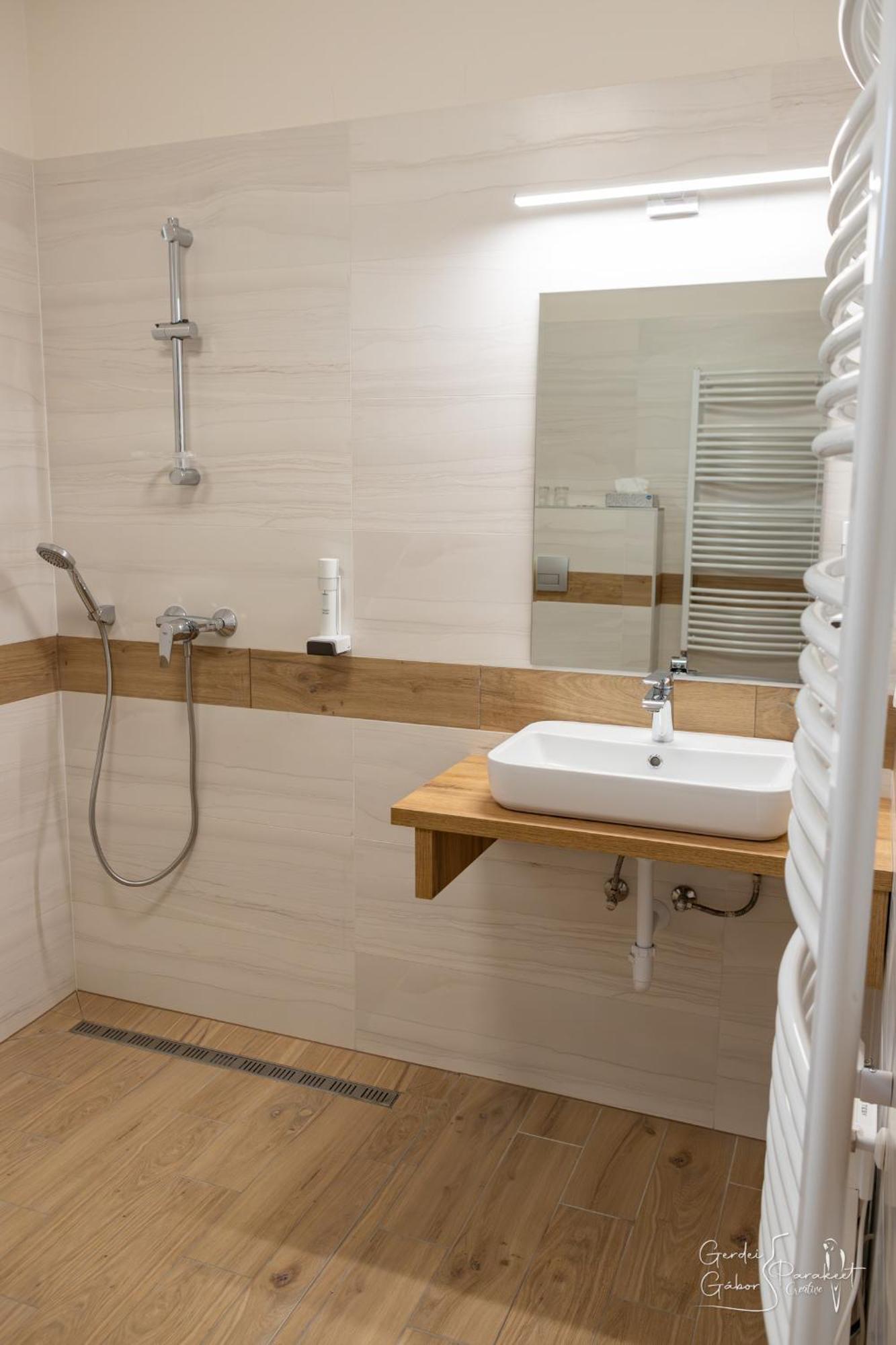 Ludvig Panzio Bed & Breakfast Villany Bagian luar foto